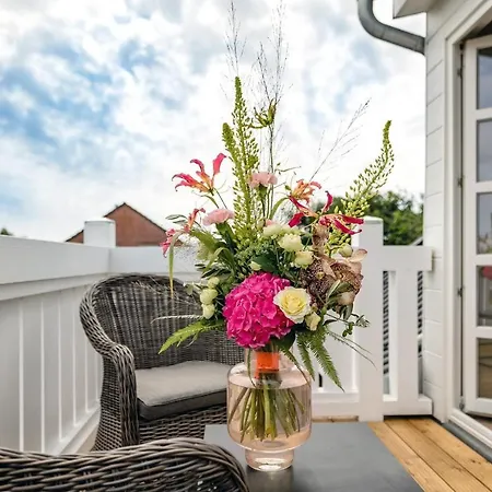 Living Lorens No 11 Apartment