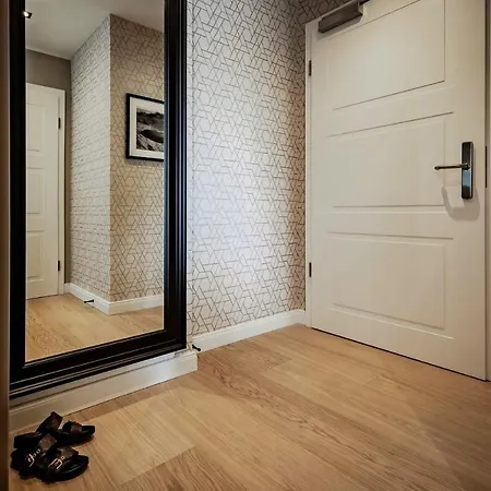 Living Lorens No 11 Apartment